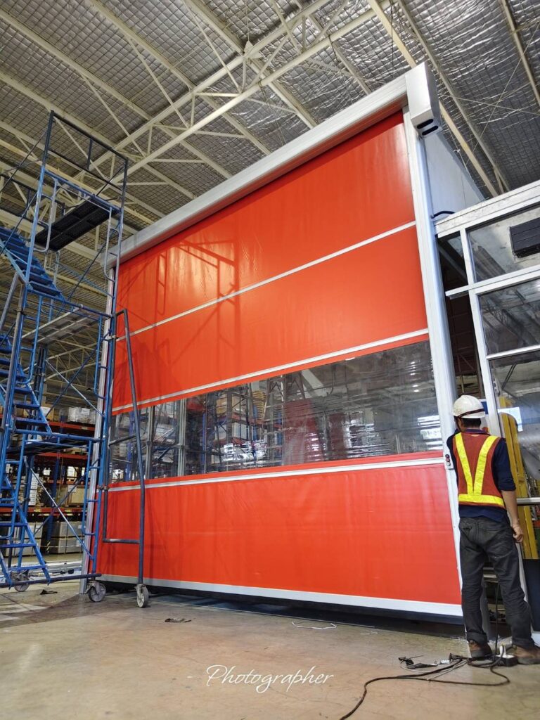 Installation photo of Standard High Speed Doors for Cold Storage in Chachoengsao by OZ DOOR (2)