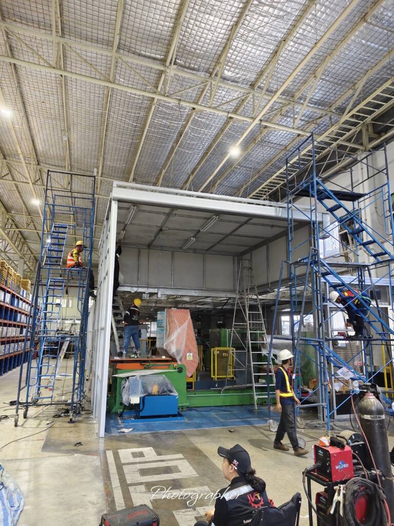 Installation photo of Standard High Speed Doors for Cold Storage in Chachoengsao by OZ DOOR (3)