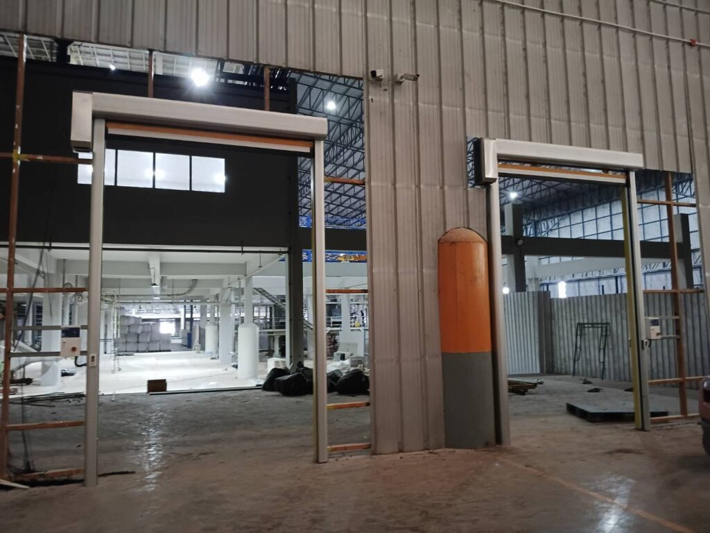 Installation photo of High Speed Doors for Manufacturing in Nakhon Ratchasima by OZ DOOR