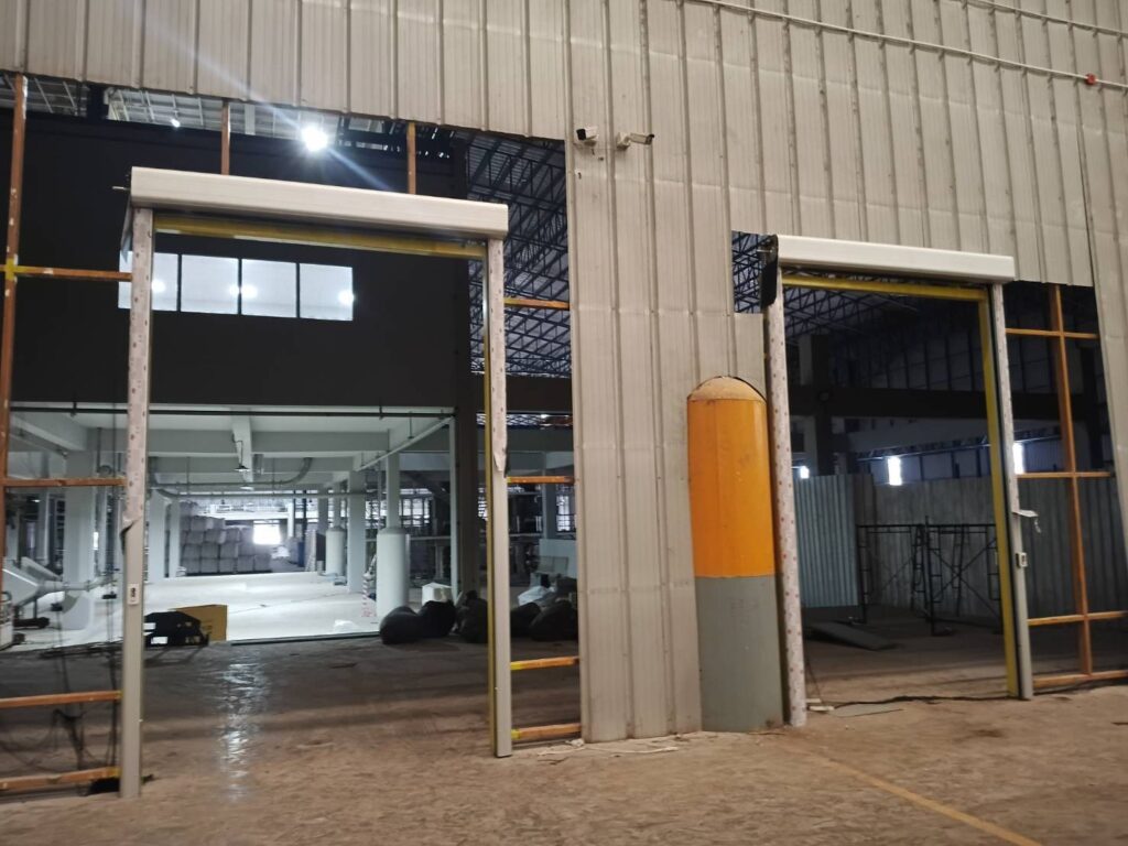 Installation photo of High Speed Doors for Manufacturing in Nakhon Ratchasima by OZ DOOR (6)