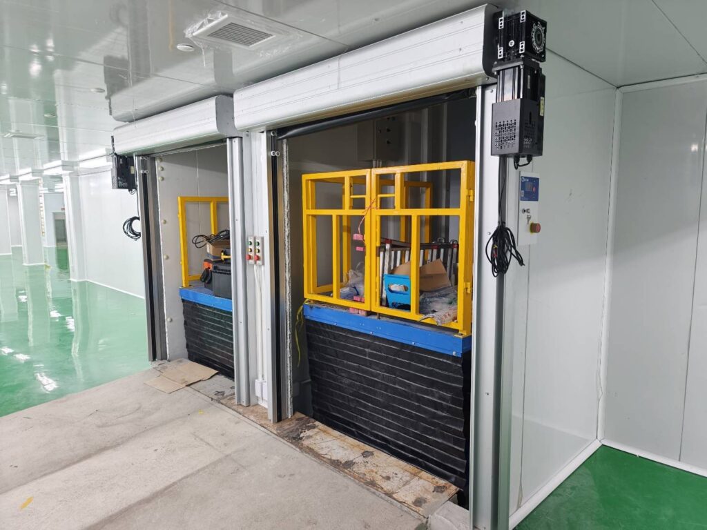 Installation photo of Zipper High Speed Doors for Cold Storage in Pathum Thani by OZ DOOR (6)
