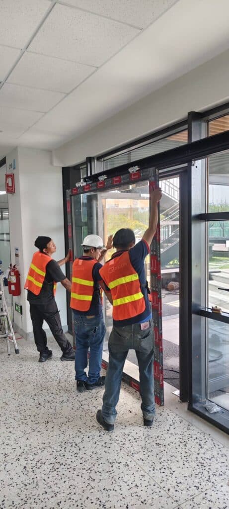 ภาพผลงานติดตั้งAuto slide Door DSL-125 A Deper สำหรับบรรจุภัณฑ์และพลาสติก ที่สมุทรปราการ โดย OZ DOOR (4)