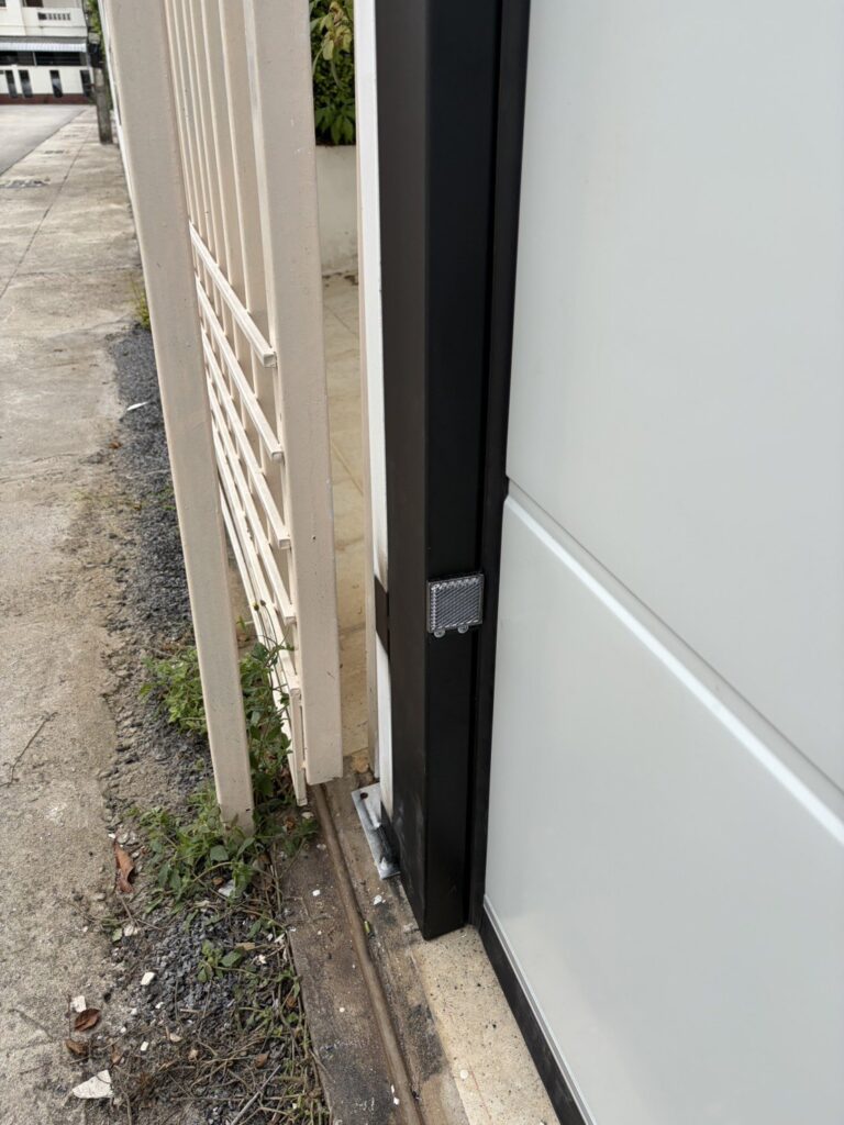 Installation photo of Garage Doors for Single House in Chiang Mai by OZ DOOR (2)